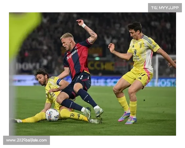 终场哨响，尤文图斯球员洛卡特利跪地掩面